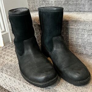SALE! UGG Men's Foerster Waterproof Boots, size 11, gently used, black